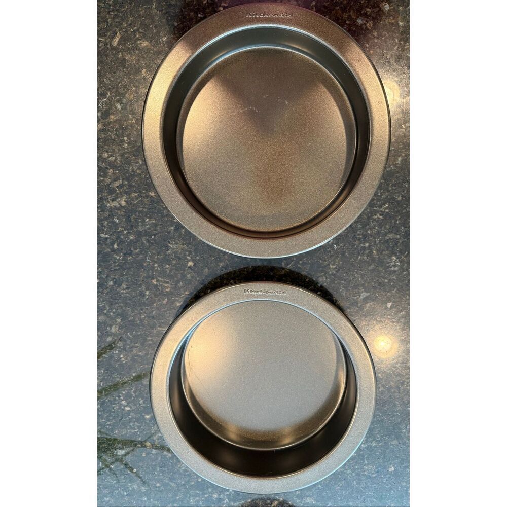 KitchenAid 9” Carbon Steel Circle Cake Pans set of 2